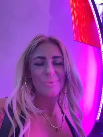 blondiluvsanal