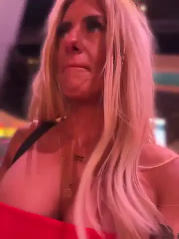 blondiluvsanal