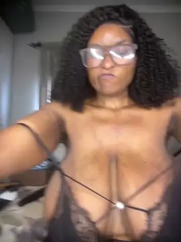 bustygoddess32
