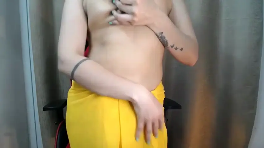 hott_niya