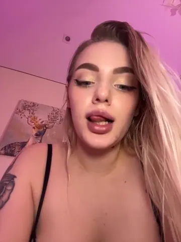 hugeboobsalice