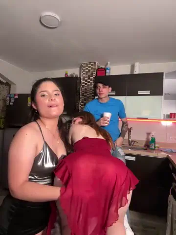 kevin_hotgirls
