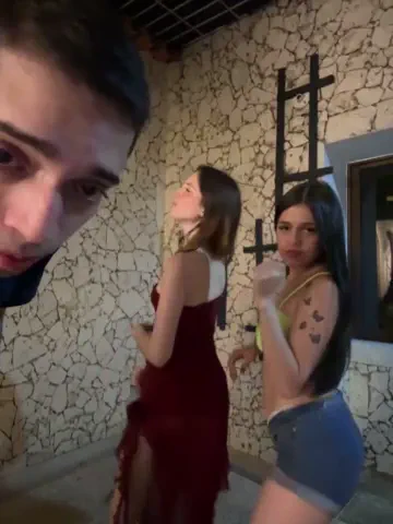 kevin_hotgirls