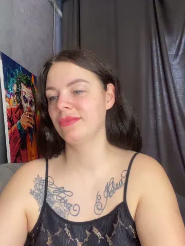 lola_hale