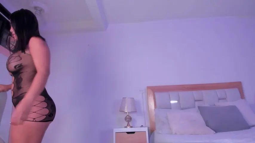 mia_hank