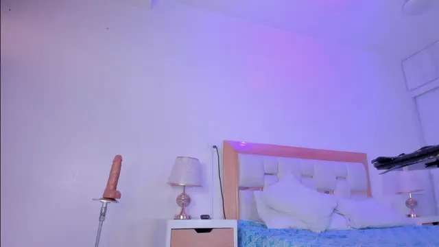 mia_hank