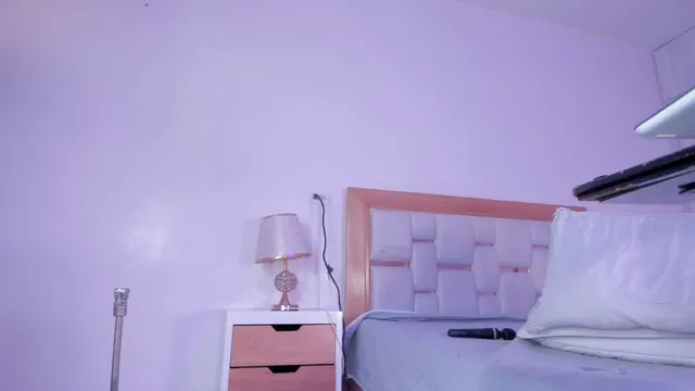 mia_hank