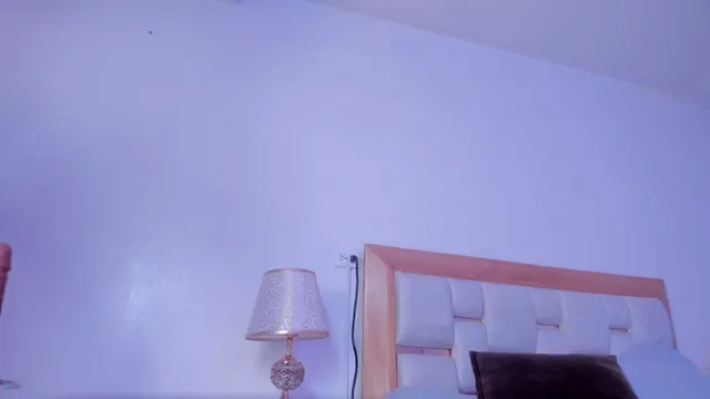 mia_hank