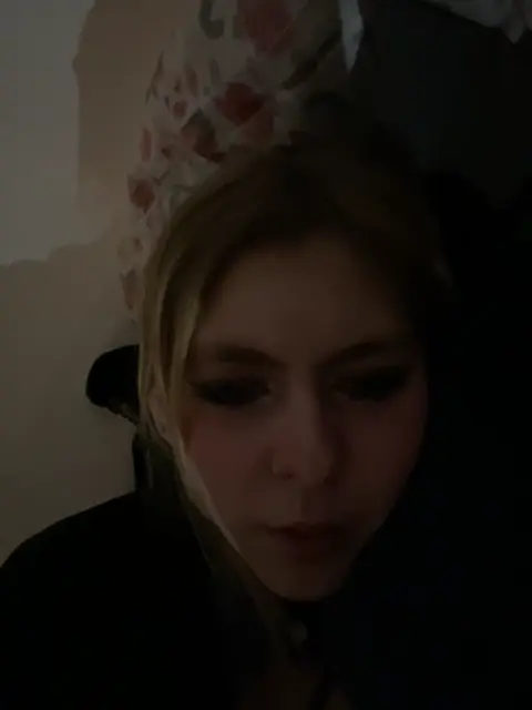 milly-kiss