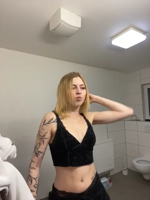 milly-kiss