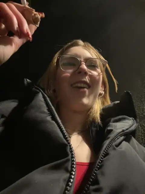 milly-kiss