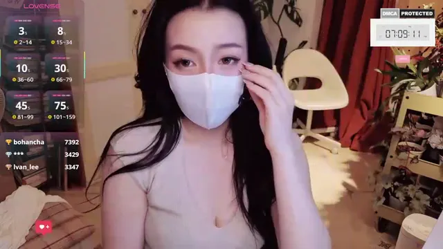 nayomi_34f