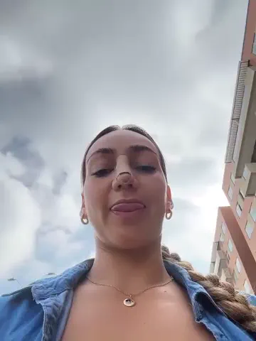 ninabigtitied