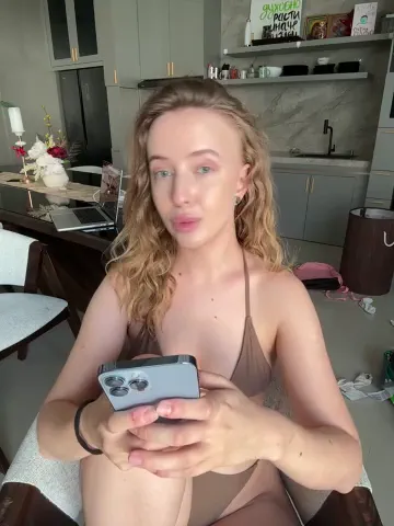 nura_n_sarah