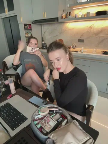 nura_n_sarah