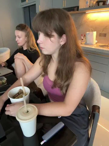 nura_n_sarah
