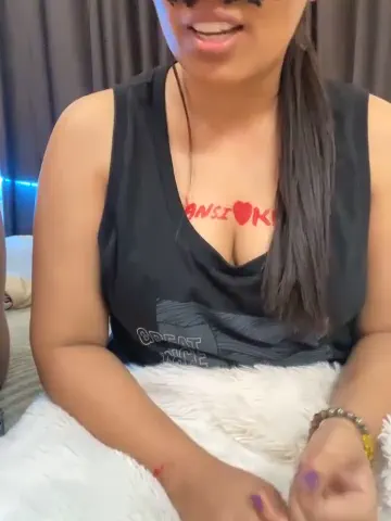vickyandtania